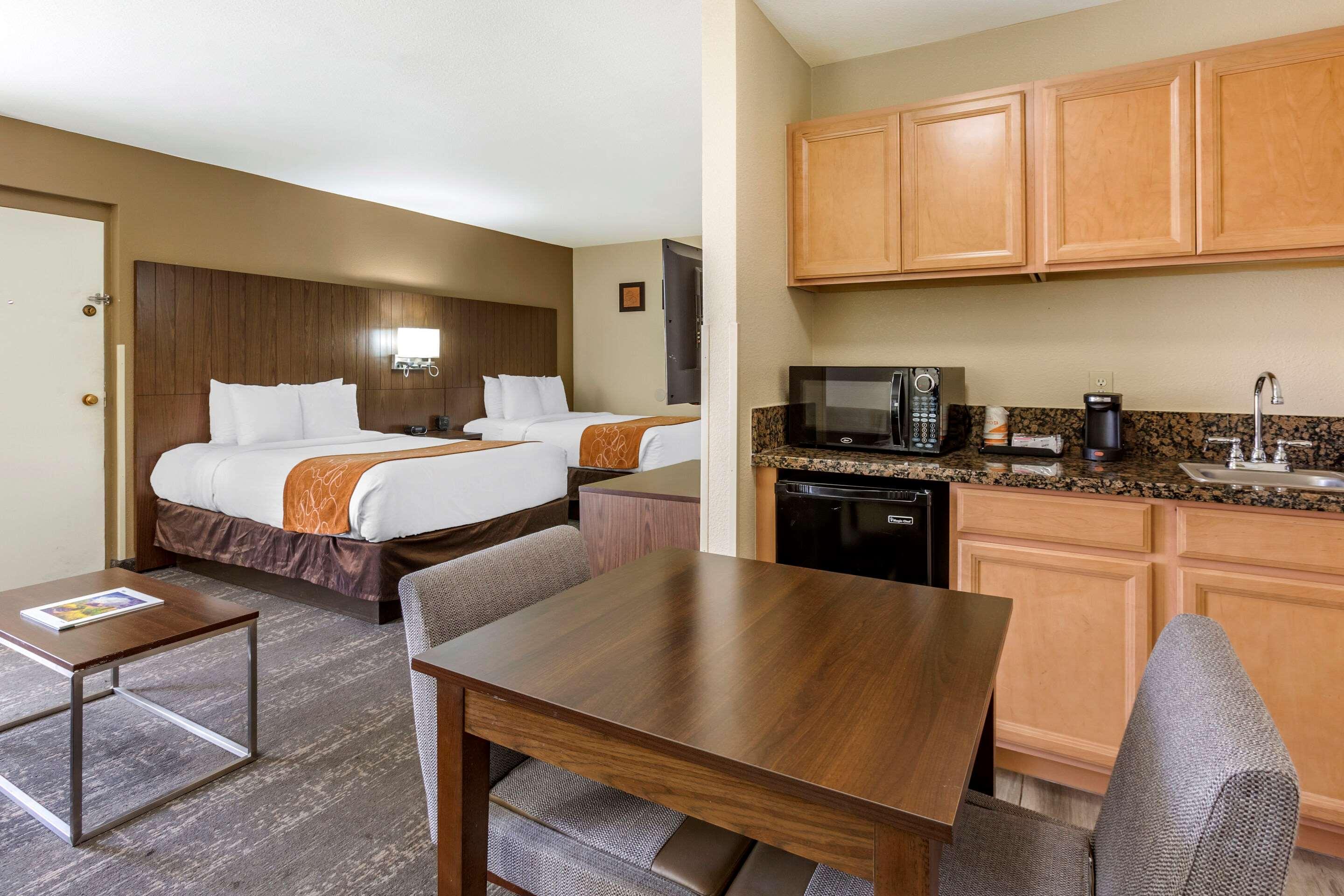 Comfort Suites At Sabino Canyon Tucson Exterior photo
