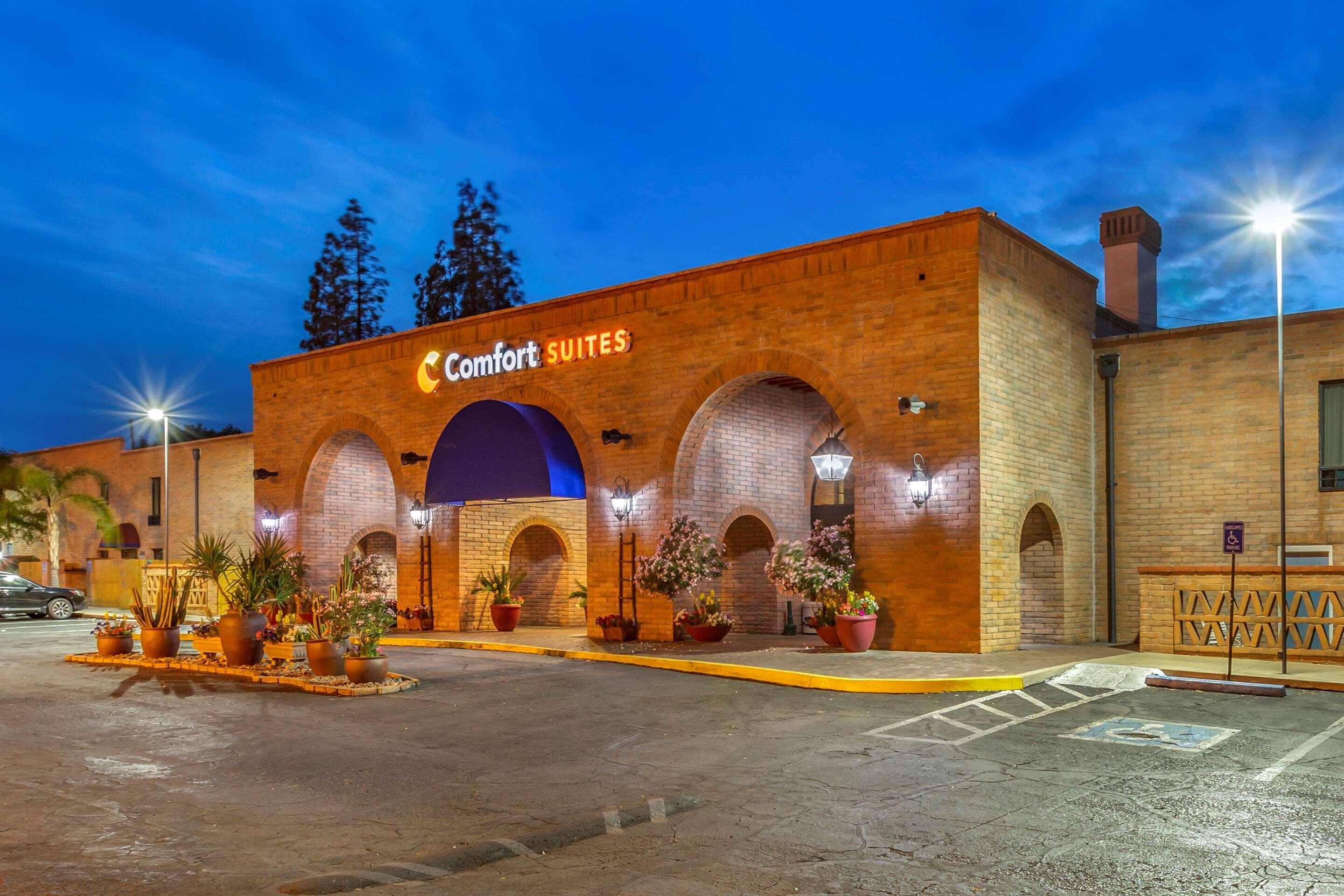 Comfort Suites At Sabino Canyon Tucson Exterior photo