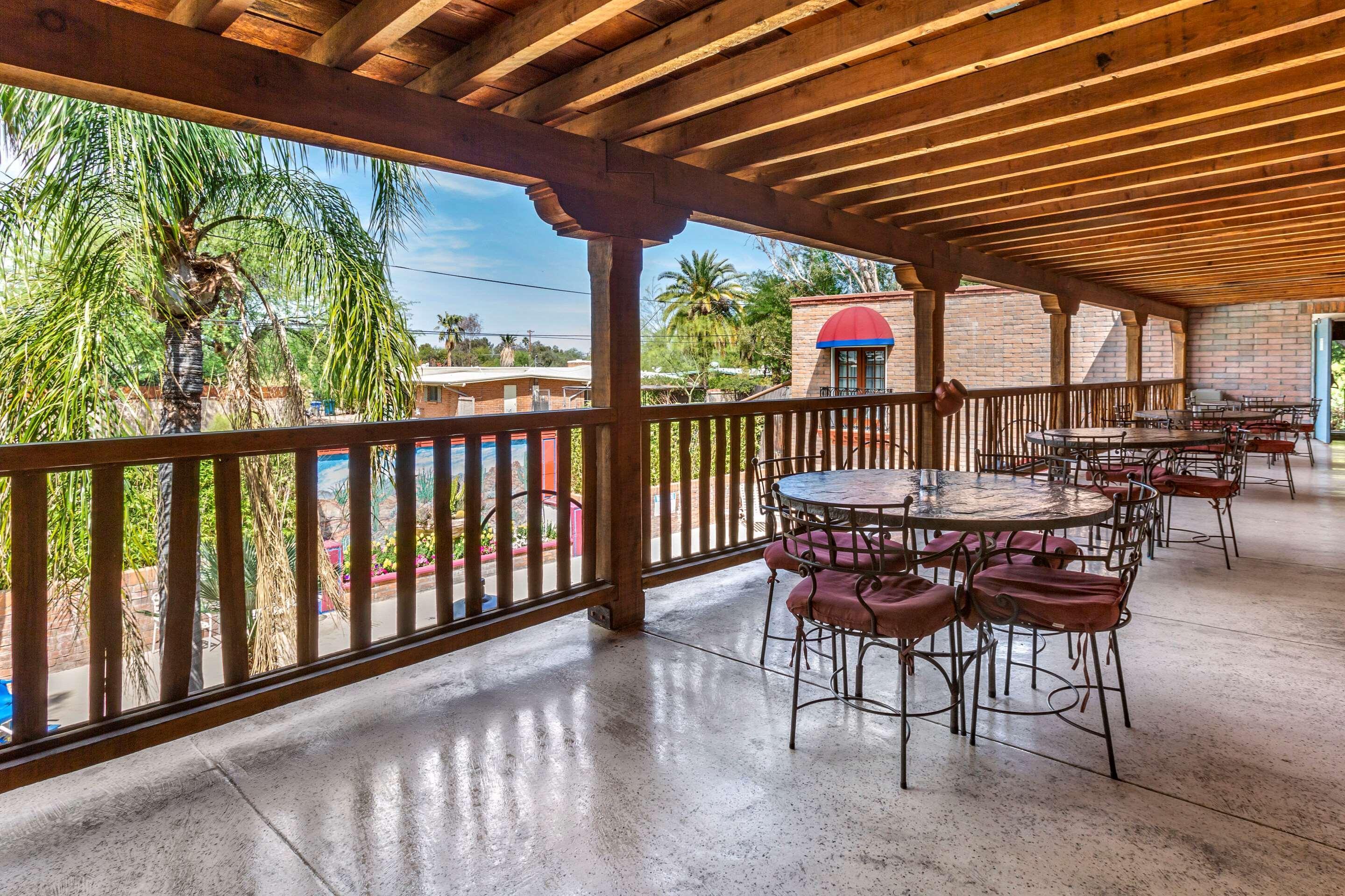 Comfort Suites At Sabino Canyon Tucson Exterior photo